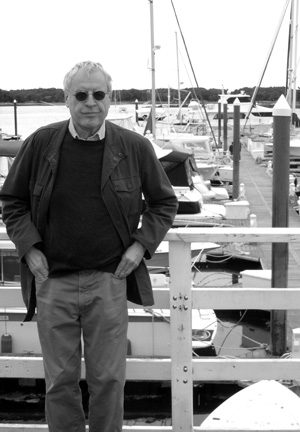 Charles Simic – From war to circuses, poems of vivid imagery